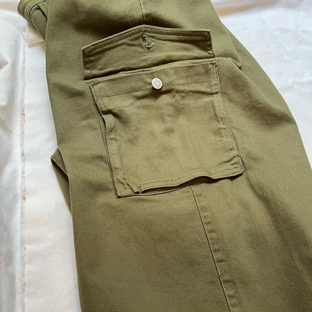 RSQ Mid Rise Cargo Midi Skirt. Dark Olive Green. Size 26. - Picture 4 of 7